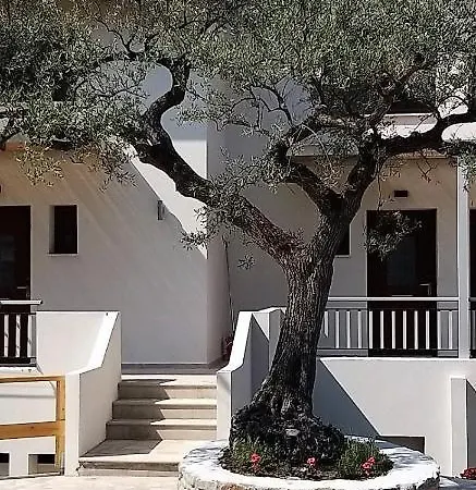 Dionysus Suites Appart hôtel *