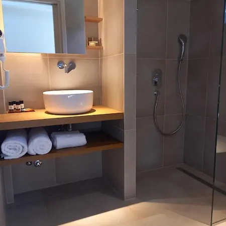 Dionysus Suites Appart hôtel *